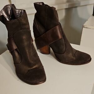 Elegant Brown Ankle Boots